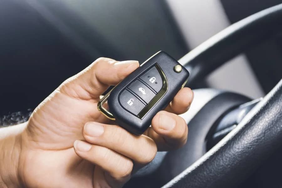 Professionelle Auto Schlüssel vom Schlosserexperten MR-KEY
