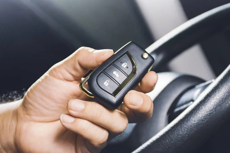 Professionelle Auto Schlüssel vom Schlosserexperten MR-KEY