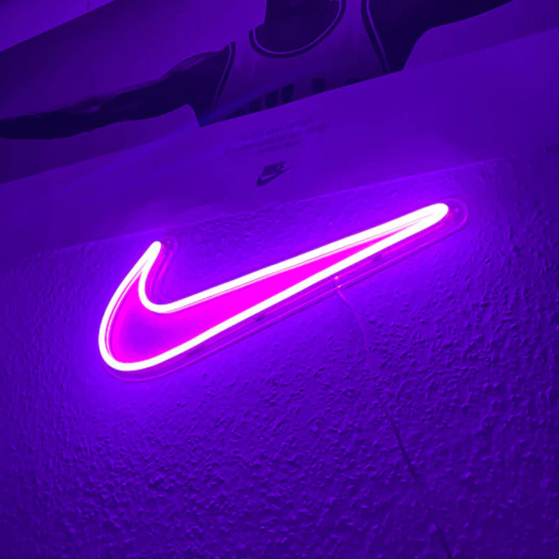 So installieren Sie Neon & LED unter Autolichtern