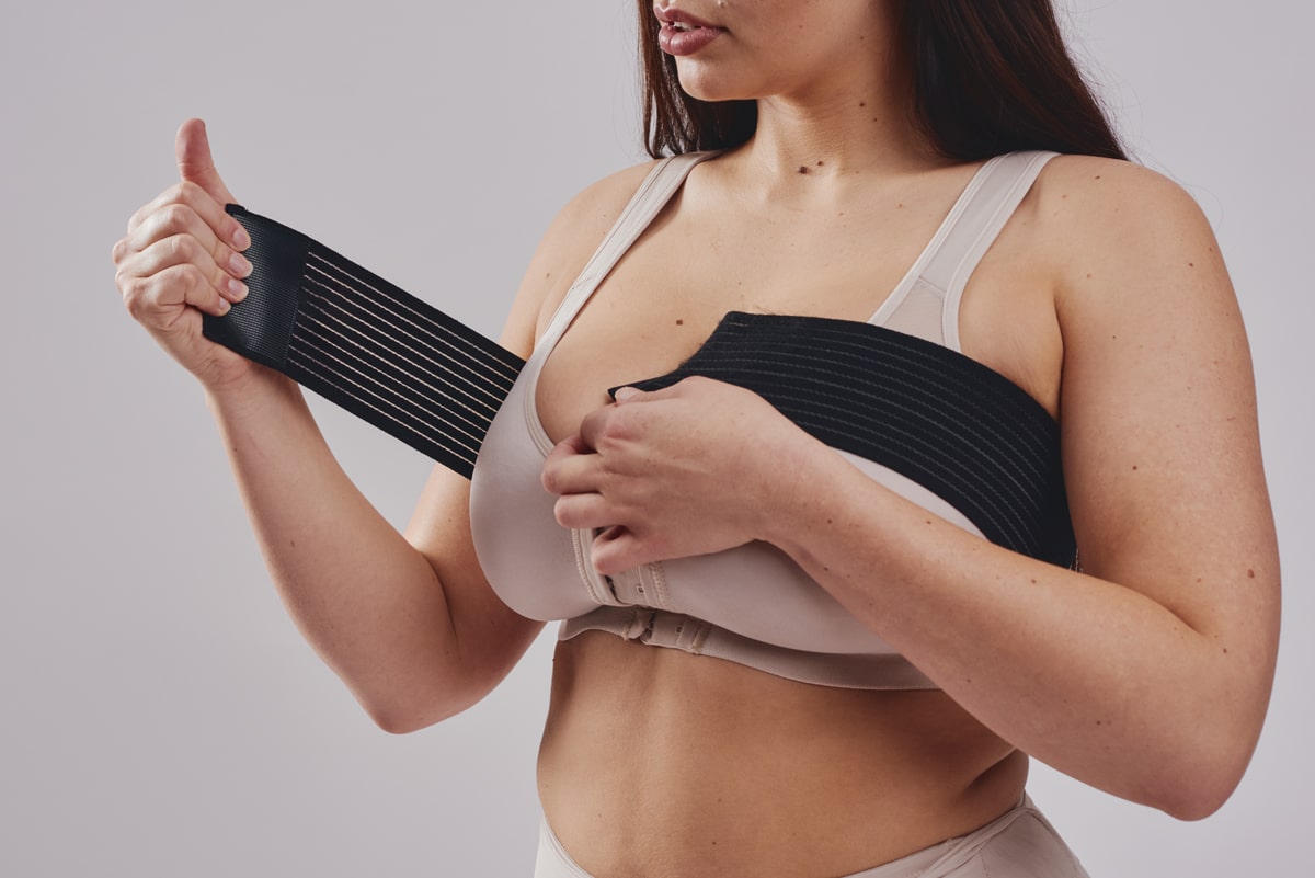 Bruststraffung: Der Einfluss von Hormonen auf den Eingriff