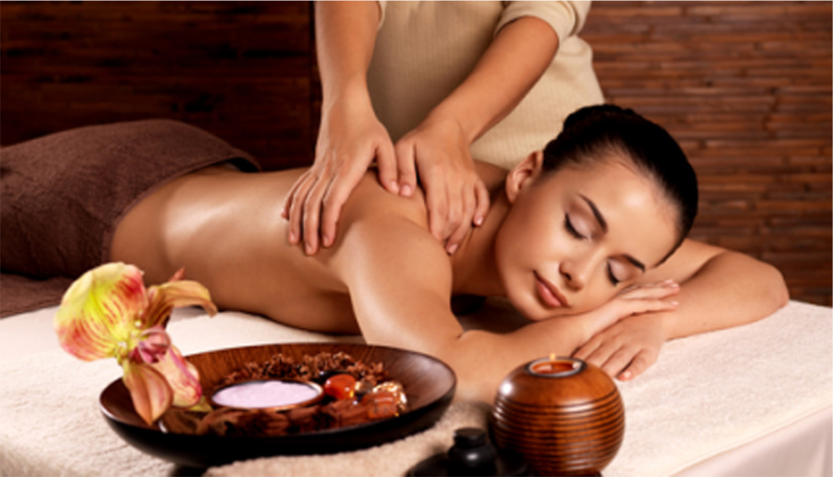 Ploy Healing Touch: Therapeutische Massagesitzung